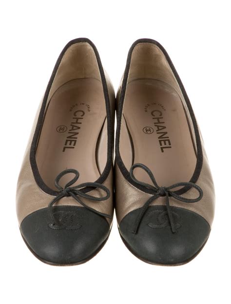 chanel shoes women flat|chanel interlocking flats.